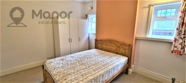 St. Edwards Way, Romford, RM1 4DD