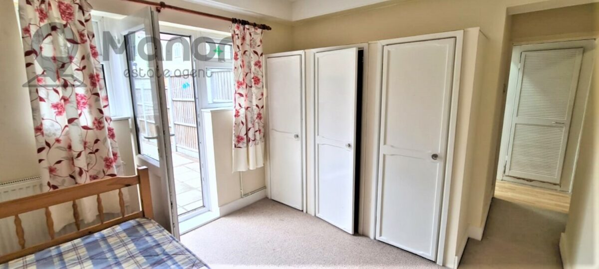 St. Edwards Way, Romford, RM1 4DD