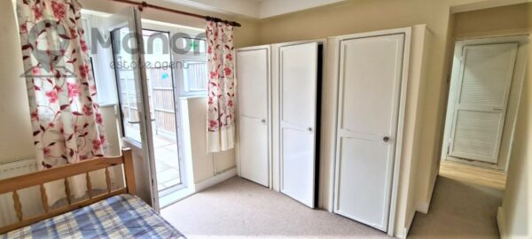 St. Edwards Way, Romford, RM1 4DD