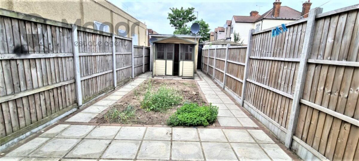 St. Edwards Way, Romford, RM1 4DD