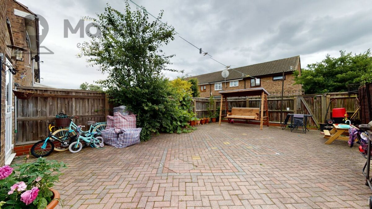 Hollington Road, East Ham, E6 3QN