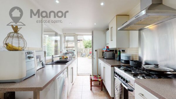 Hollington Road, East Ham, E6 3QN