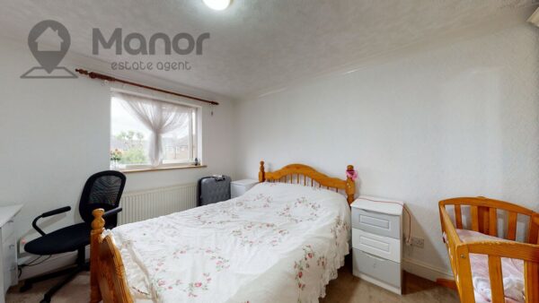 Hollington Road, East Ham, E6 3QN