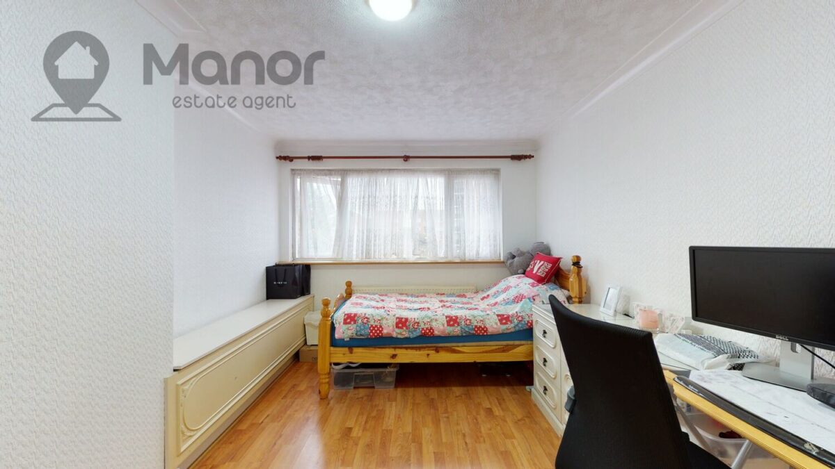 Hollington Road, East Ham, E6 3QN