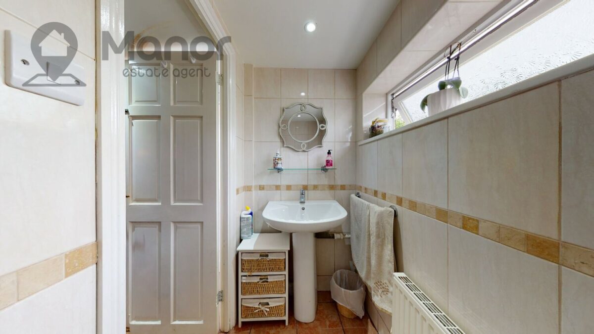 Hollington Road, East Ham, E6 3QN