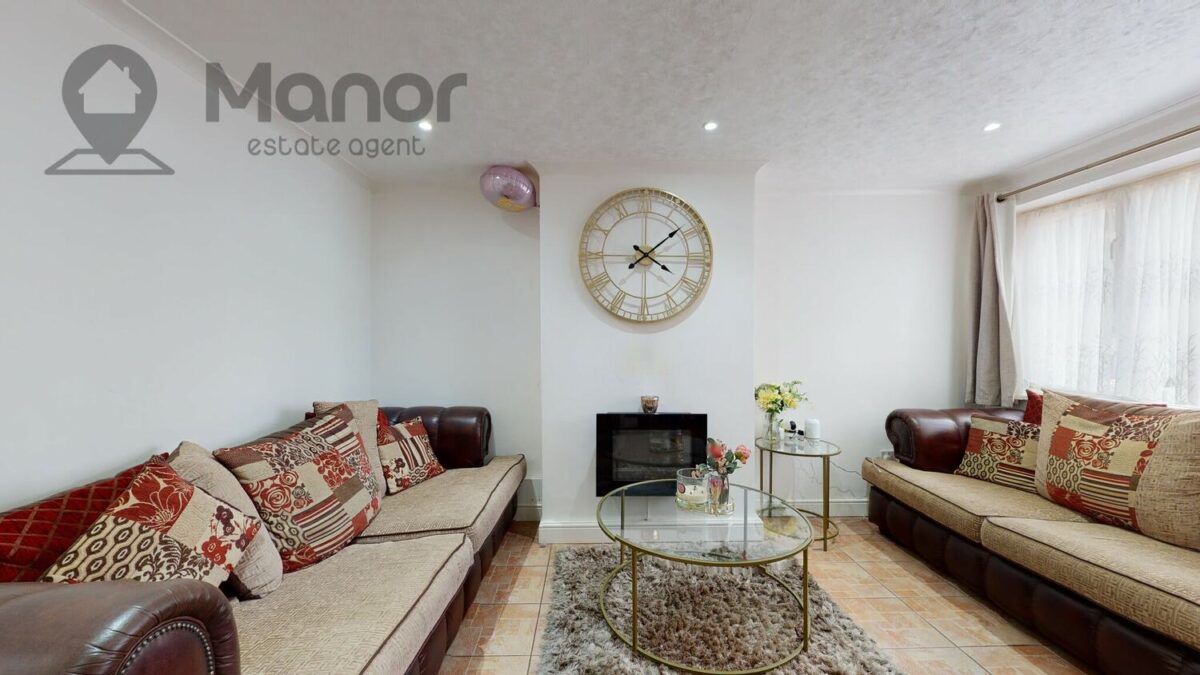 Hollington Road, East Ham, E6 3QN