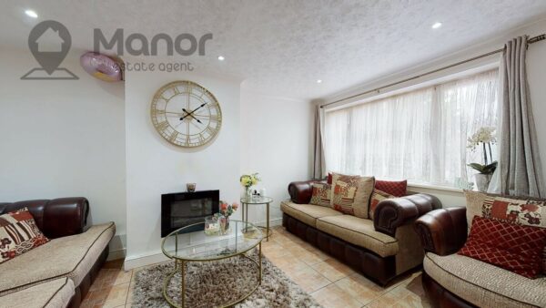 Hollington Road, East Ham, E6 3QN