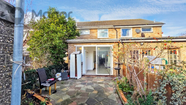 Sussex Close, Ilford, IG4 5DP