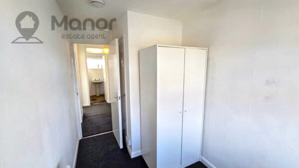 Sussex Close, Ilford, IG4 5DP