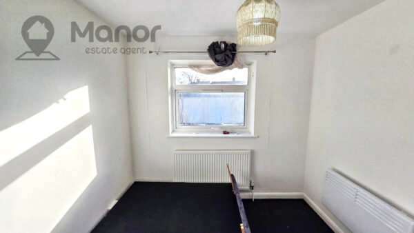 Sussex Close, Ilford, IG4 5DP