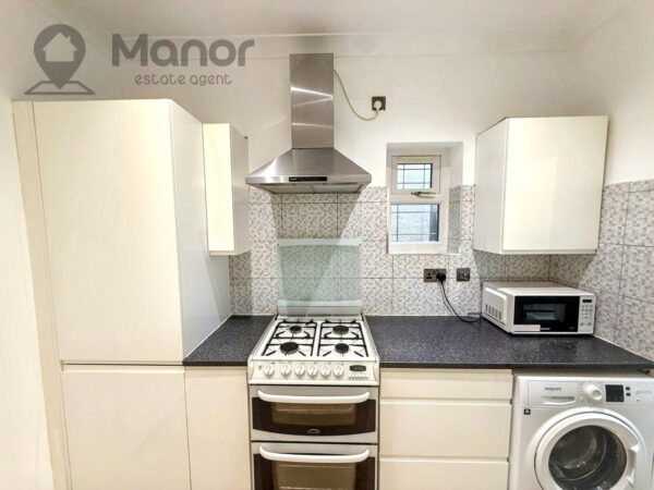 Collinwood Gardens, Ilford, IG5 0AN