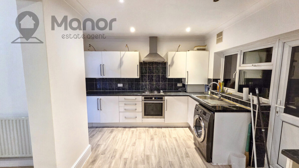 Whites Avenue, Newbury Park, IG2 7PJ