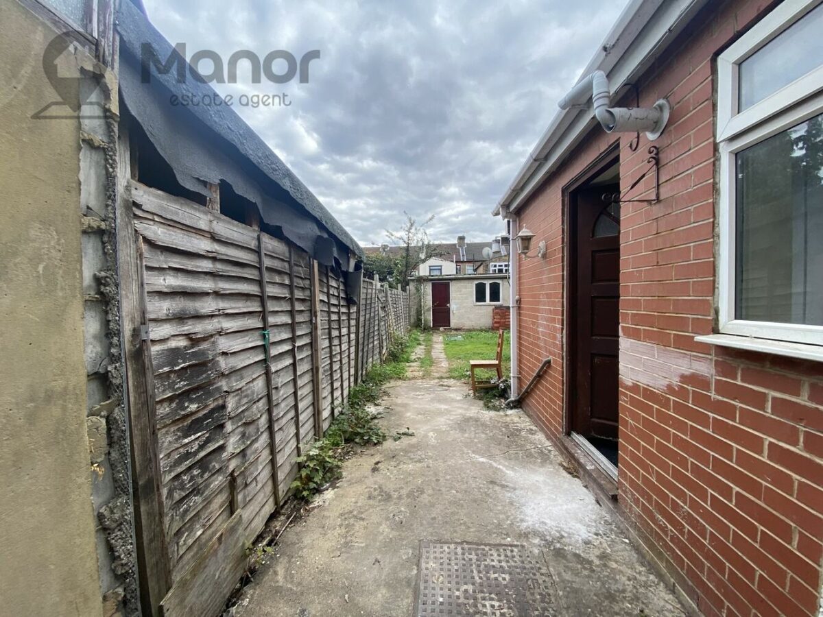 Goldsmith Avenue, LONDON, E12 6QB