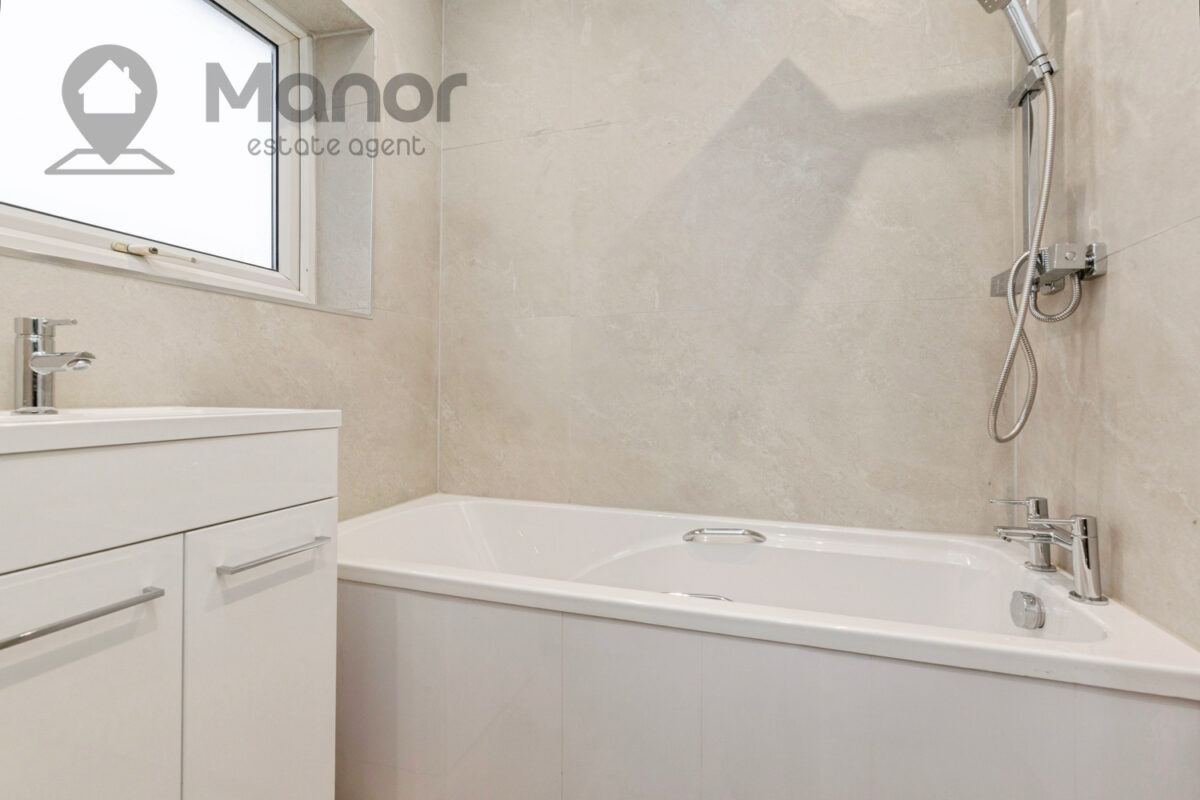 Albion Gardens, Burnopfield, Newcastle upon Tyne, NE16 6JT