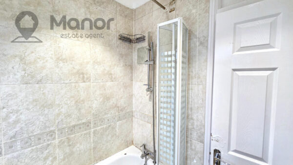 Dellwood Gardens, Clayhall, IG5 0EH