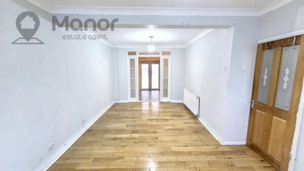 Dellwood Gardens, Clayhall, IG5 0EH