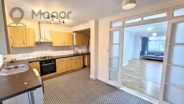 Dellwood Gardens, Clayhall, IG5 0EH