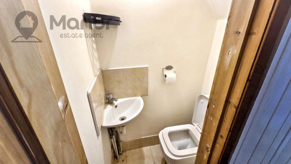 Dellwood Gardens, Clayhall, IG5 0EH