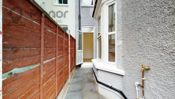 East Road, Plaistow, E15 3QS