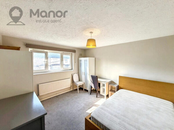 Lonsdale Avenue, East Ham, E6 3PR