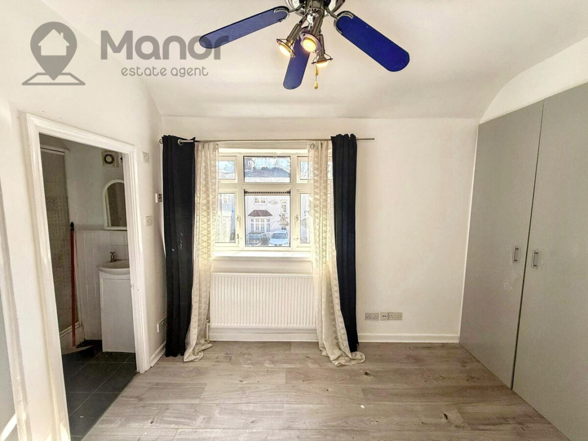 Stevens Road, Dagenham, RM8 2QA