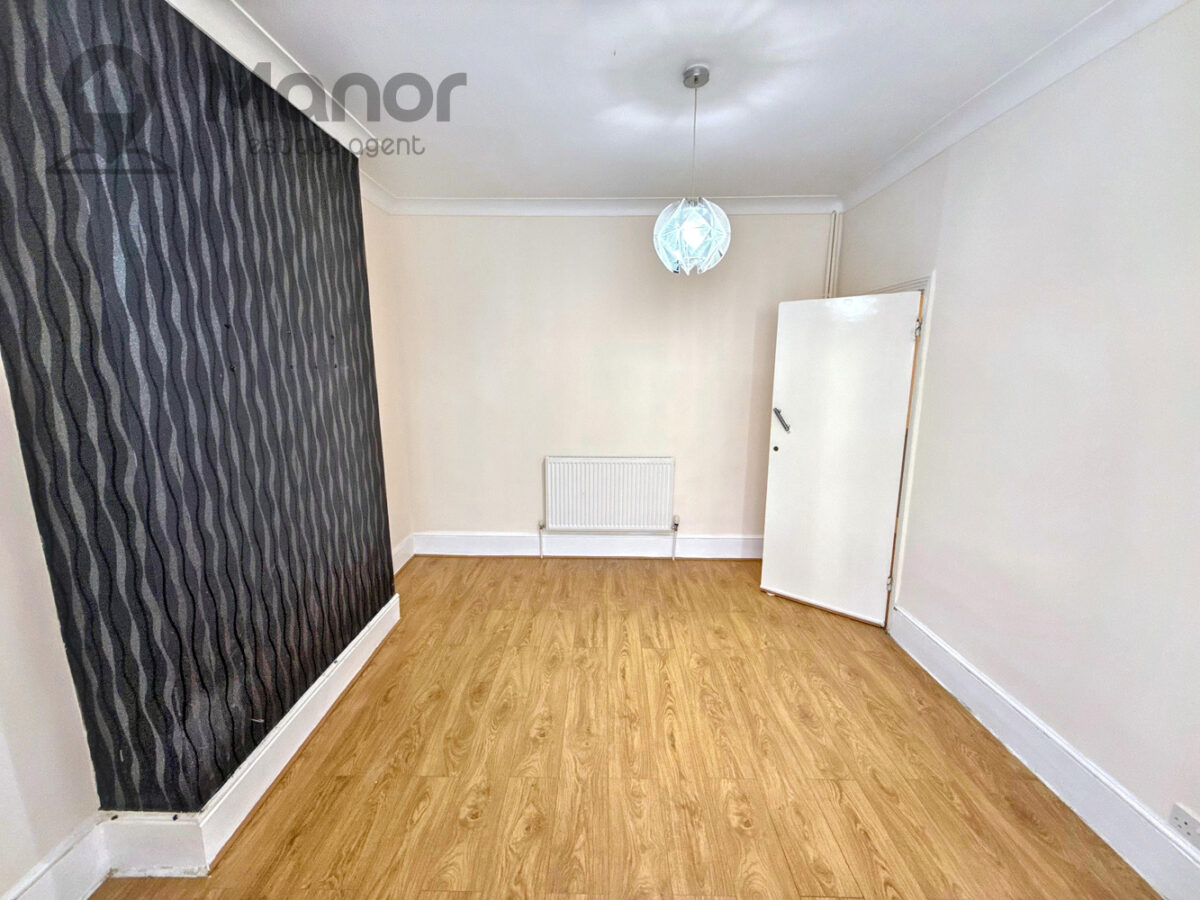 Cranborne Road, Barking, IG11 7XD