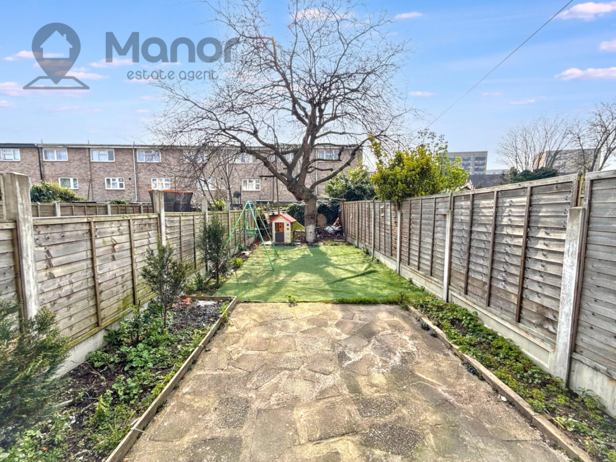 Cranborne Road, Barking, IG11 7XD