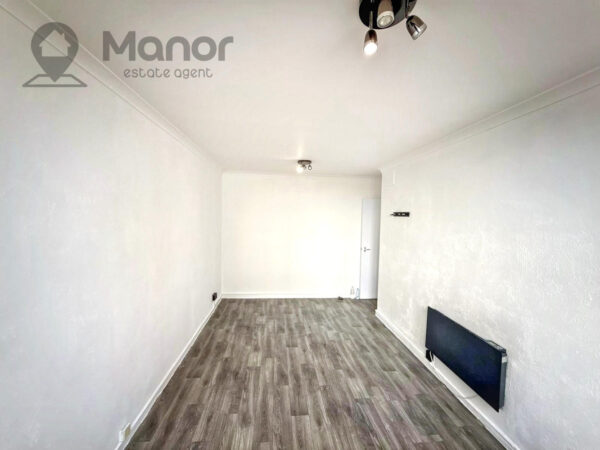 Gosfield Road, Dagenham, RM8 1LB