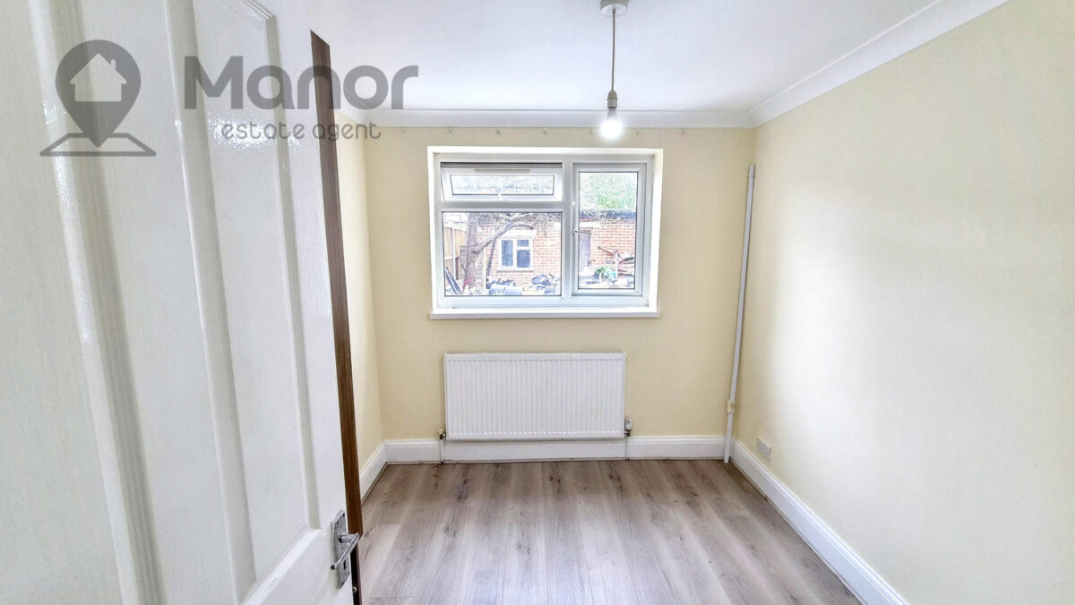 Mortlake Road, Ilford, IG1 2TE