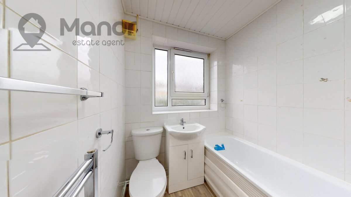 Park Avenue, East Ham, E6 2PY