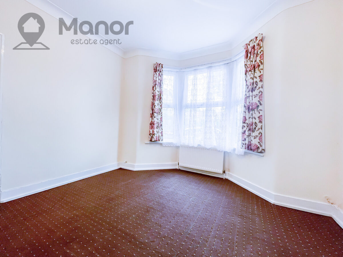 Loxford Avenue, East Ham, E6 3DB