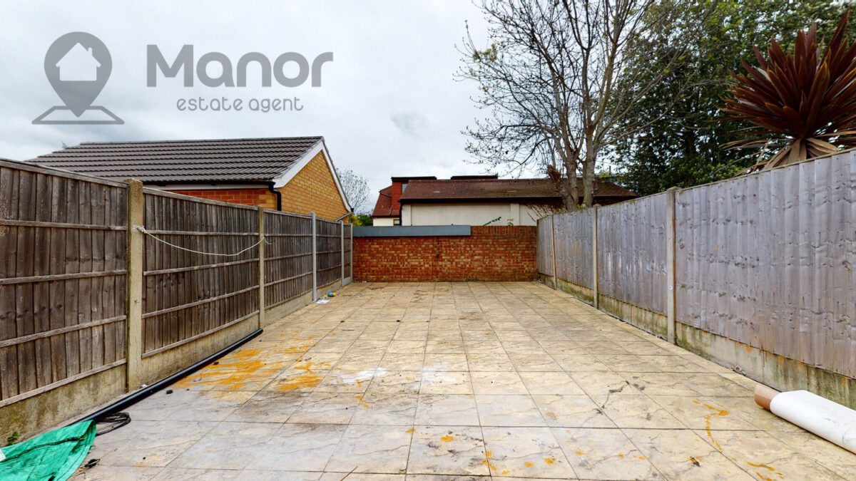 Cobham Road, Seven Kings, IG3 9JL