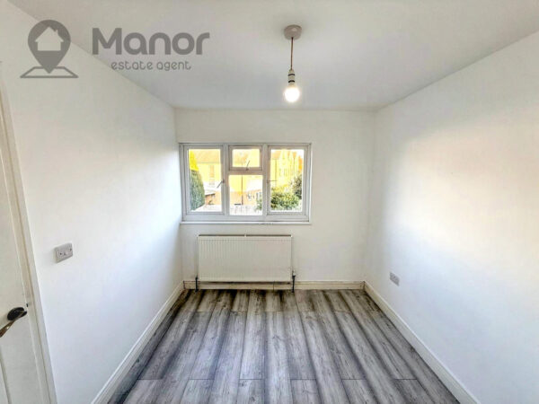 Glenmore Way, Barking, IG11 0LY