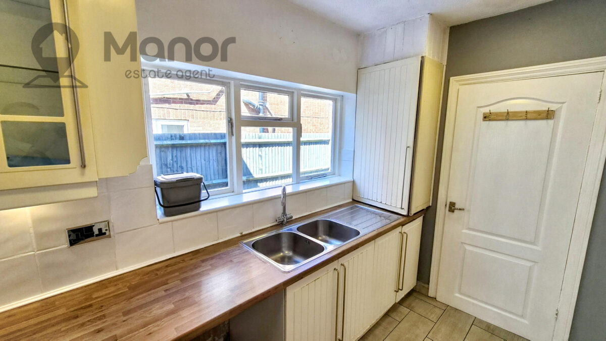 Elmhurst Road, Enfield, EN3 5TB