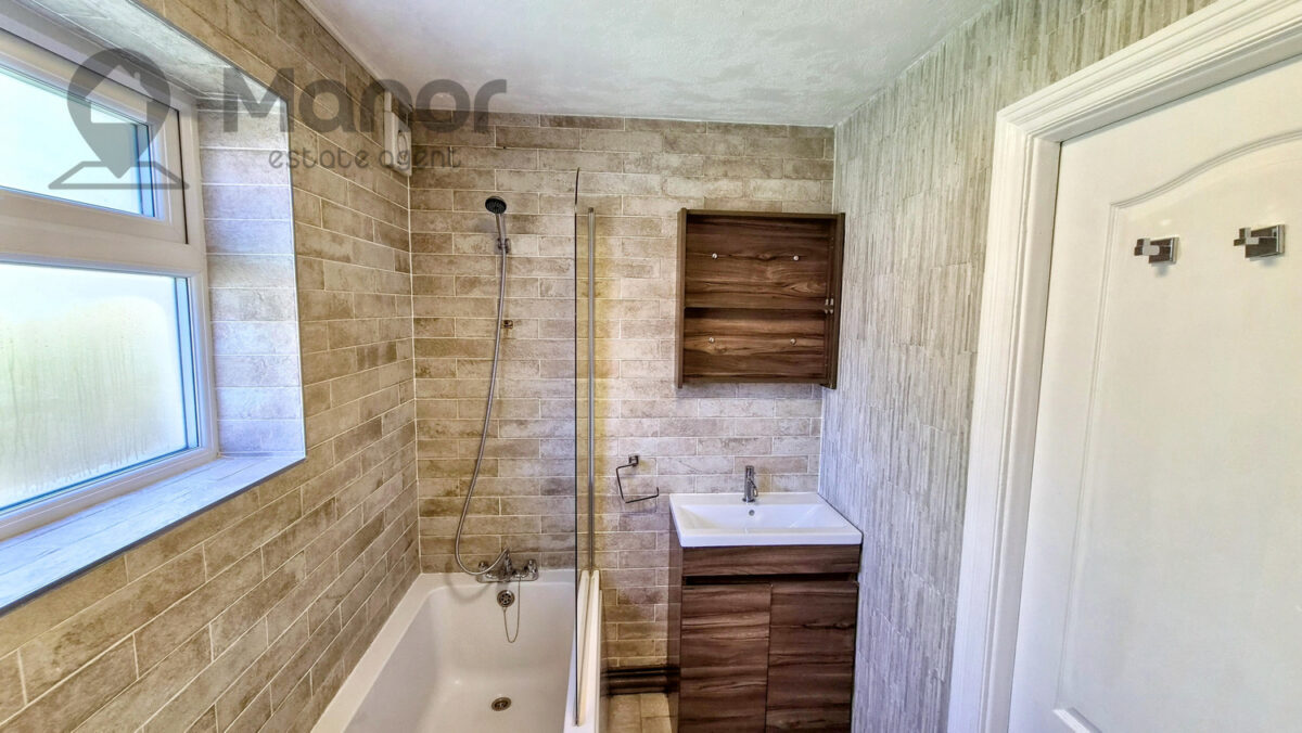 Elmhurst Road, Enfield, EN3 5TB