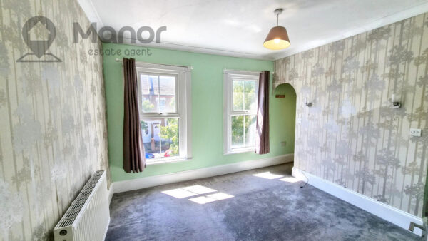 Elmhurst Road, Enfield, EN3 5TB