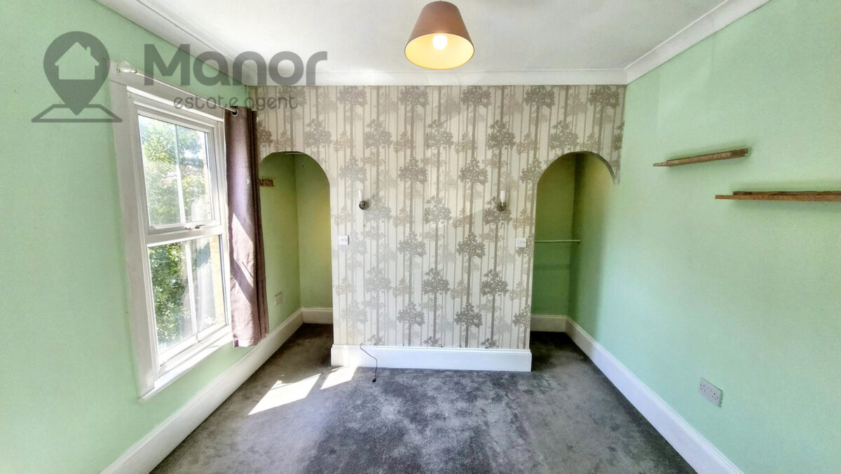Elmhurst Road, Enfield, EN3 5TB
