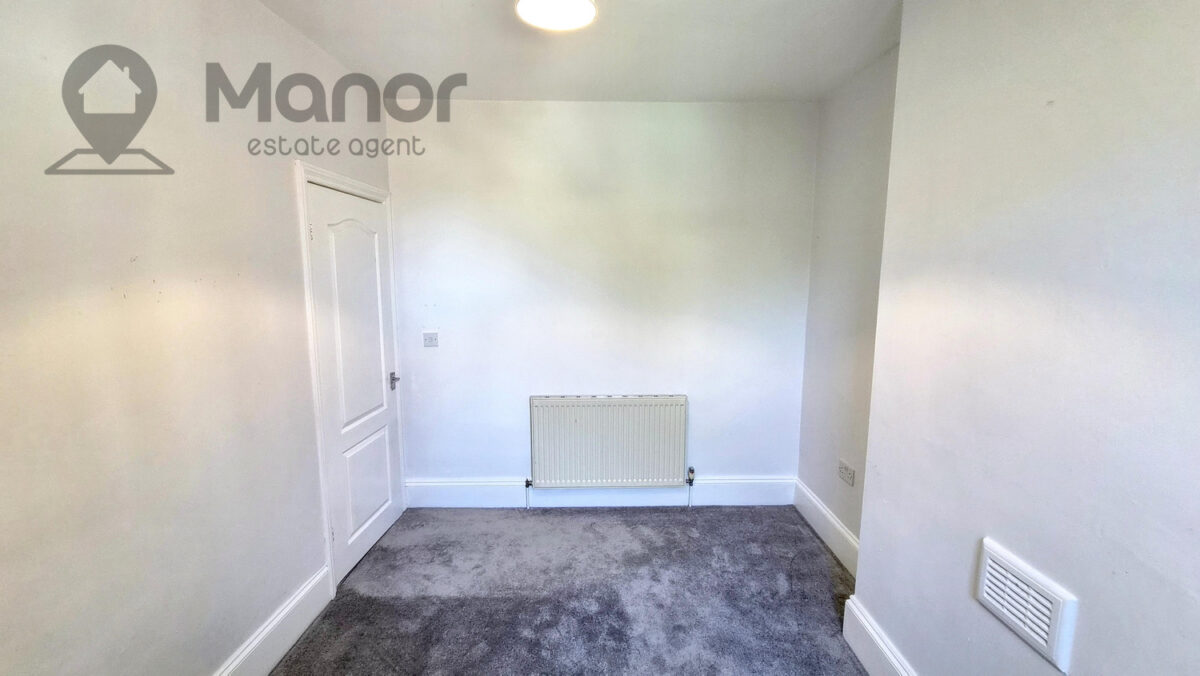Elmhurst Road, Enfield, EN3 5TB
