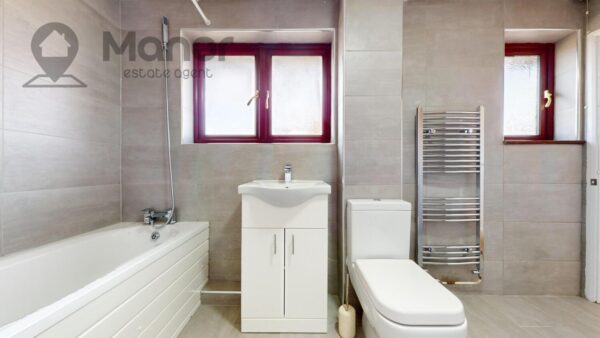 Lansbury Avenue, Romford, RM6 6SD