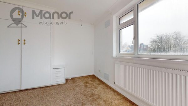 Lansbury Avenue, Romford, RM6 6SD