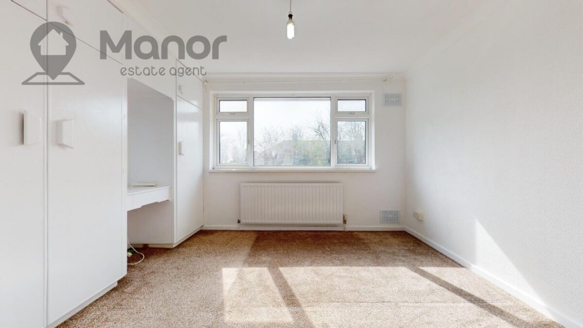 Lansbury Avenue, Romford, RM6 6SD