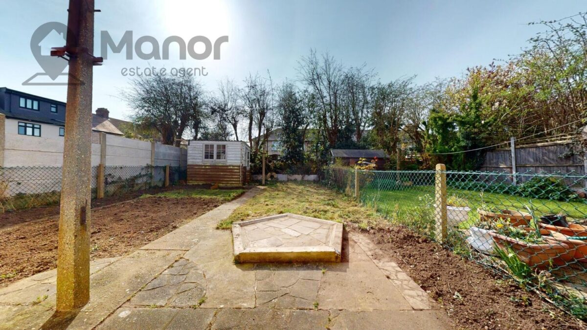 Lansbury Avenue, Romford, RM6 6SD