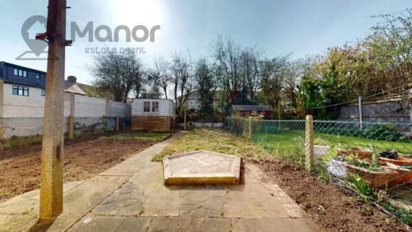 Lansbury Avenue, Romford, RM6 6SD