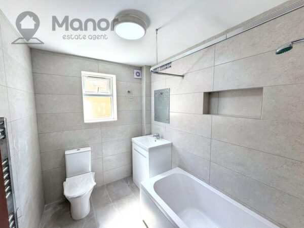 Whalebone Lane South, Dagenham, RM8 1AJ