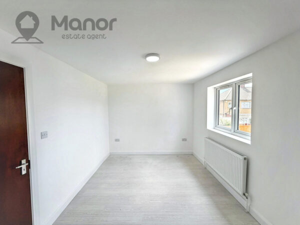 Whalebone Lane South, Dagenham, RM8 1AJ