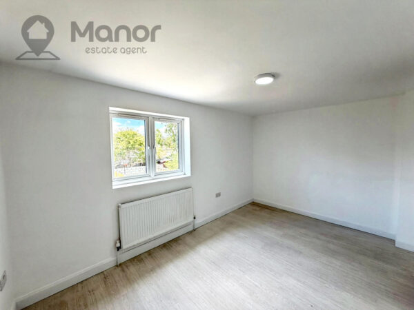 Whalebone Lane South, Dagenham, RM8 1AJ