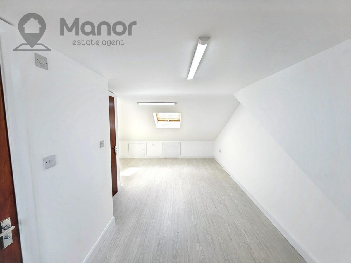 Whalebone Lane South, Dagenham, RM8 1AJ