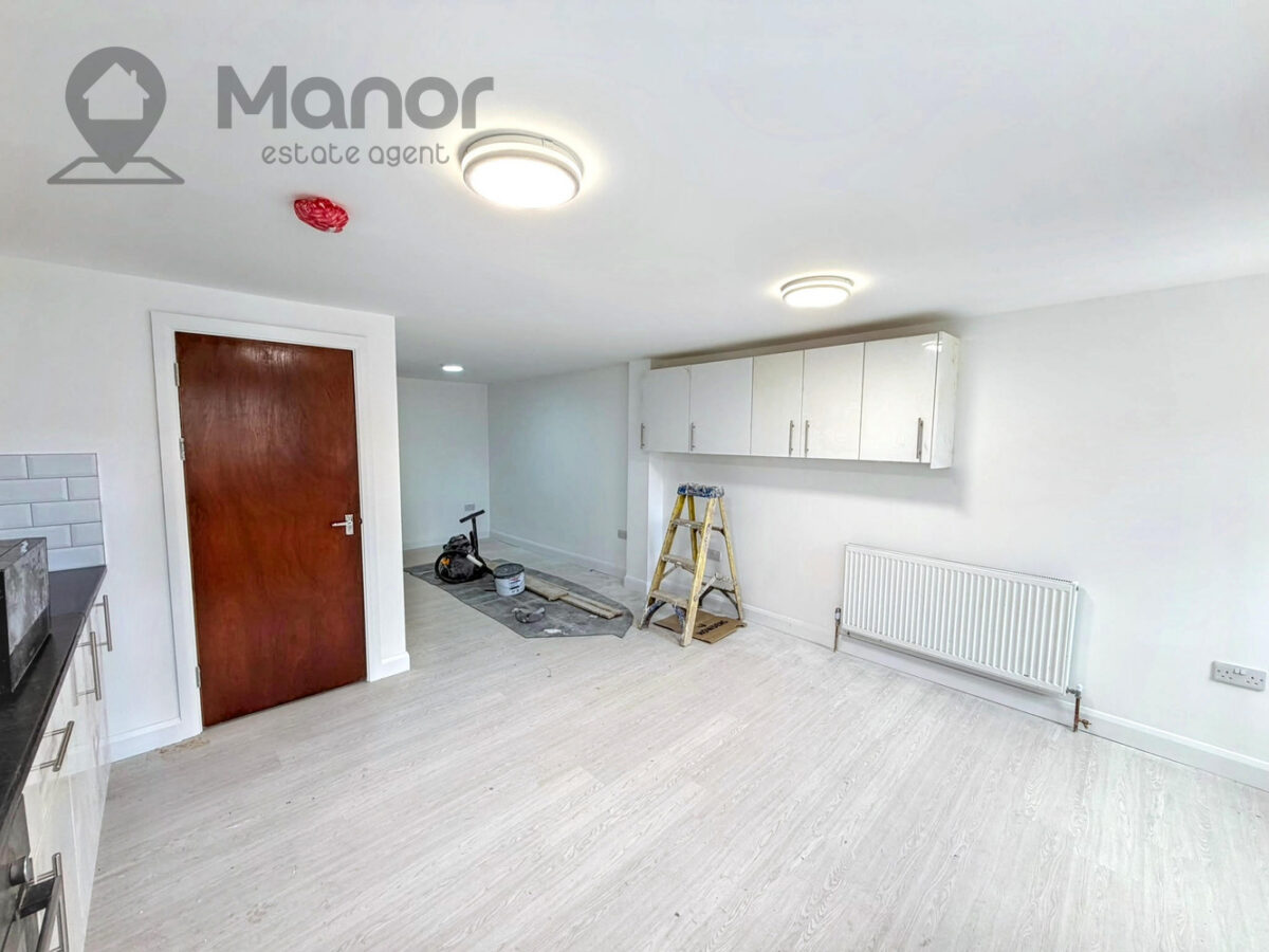 Whalebone Lane South, Dagenham, RM8 1AJ