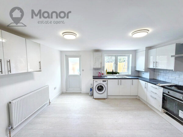 Whalebone Lane South, Dagenham, RM8 1AJ