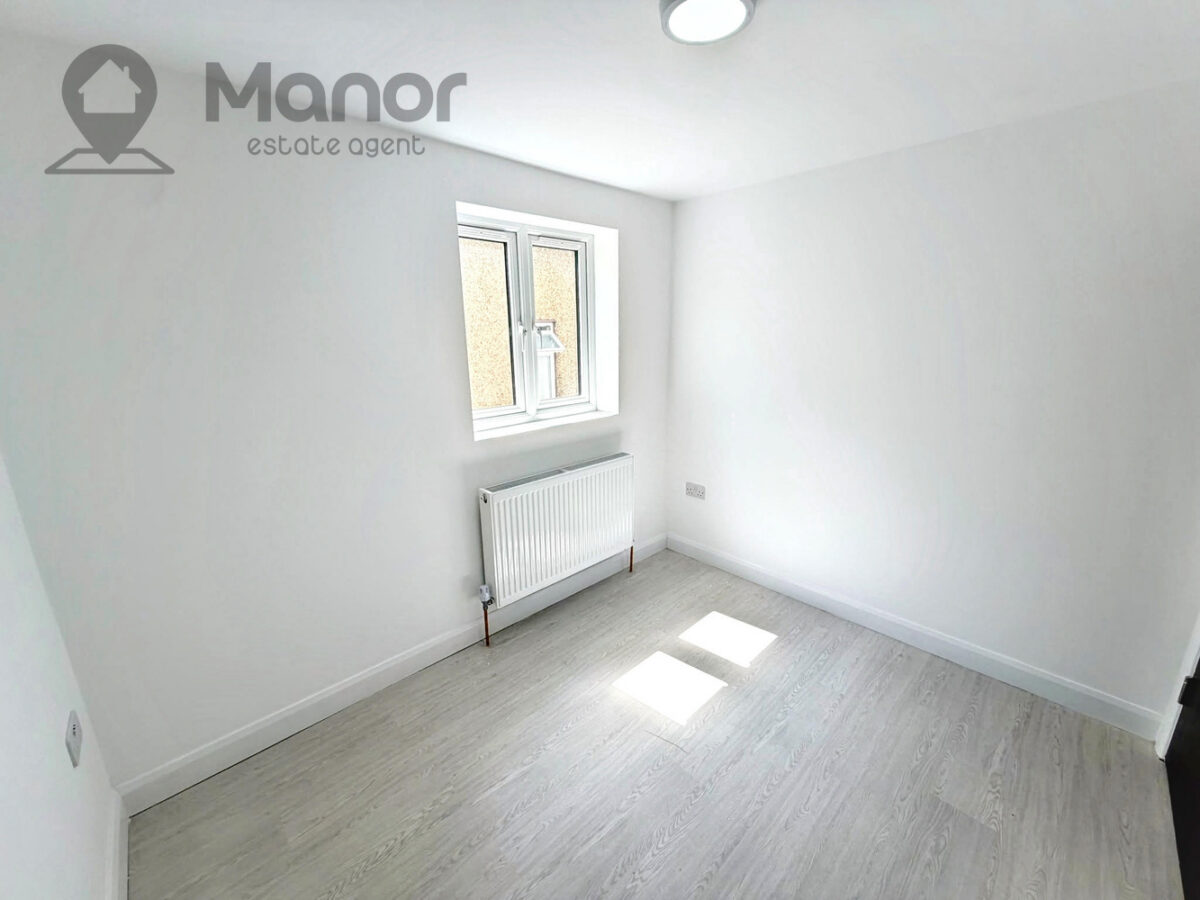 Whalebone Lane South, Dagenham, RM8 1AJ